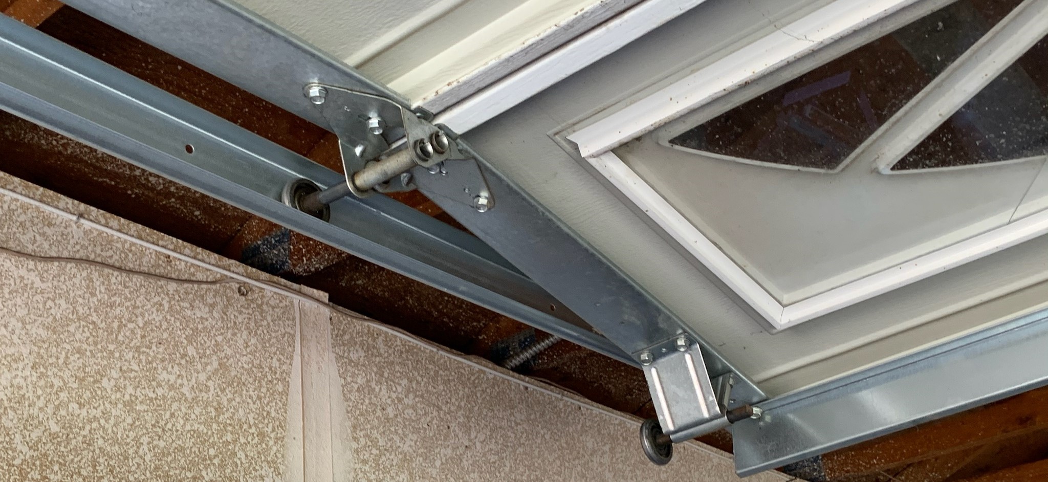 Garage Door Tracks & Rollers - Tahar Garage Door Services